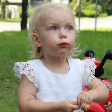 Krik&scaron;to rūbai berniukui ir mergaitei 2010 m.