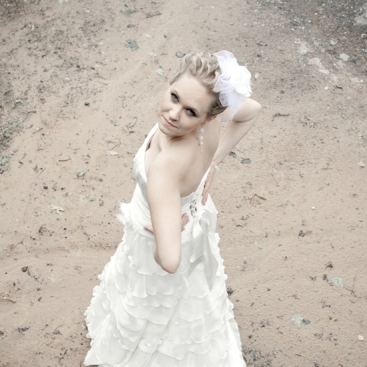 &Scaron;ilkinė vestuvinė suknelė 2011 metai